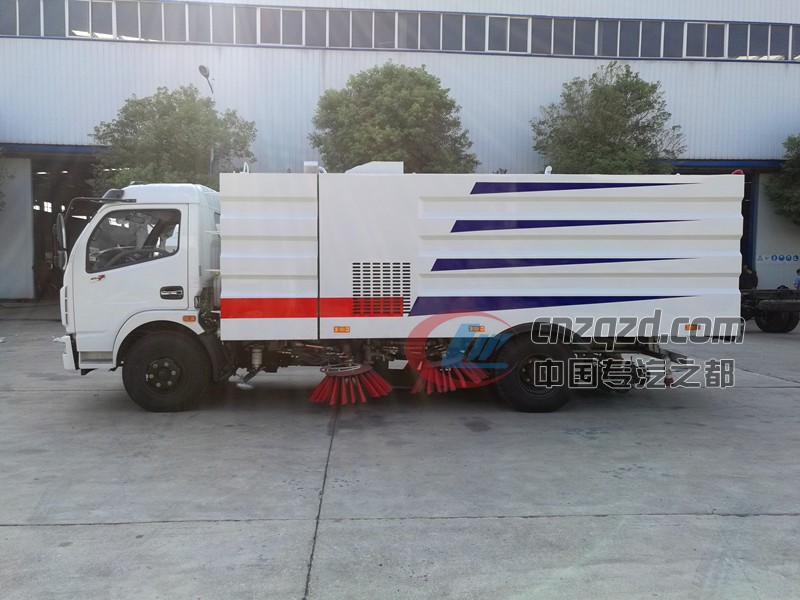 东风中型多利卡清扫车图片