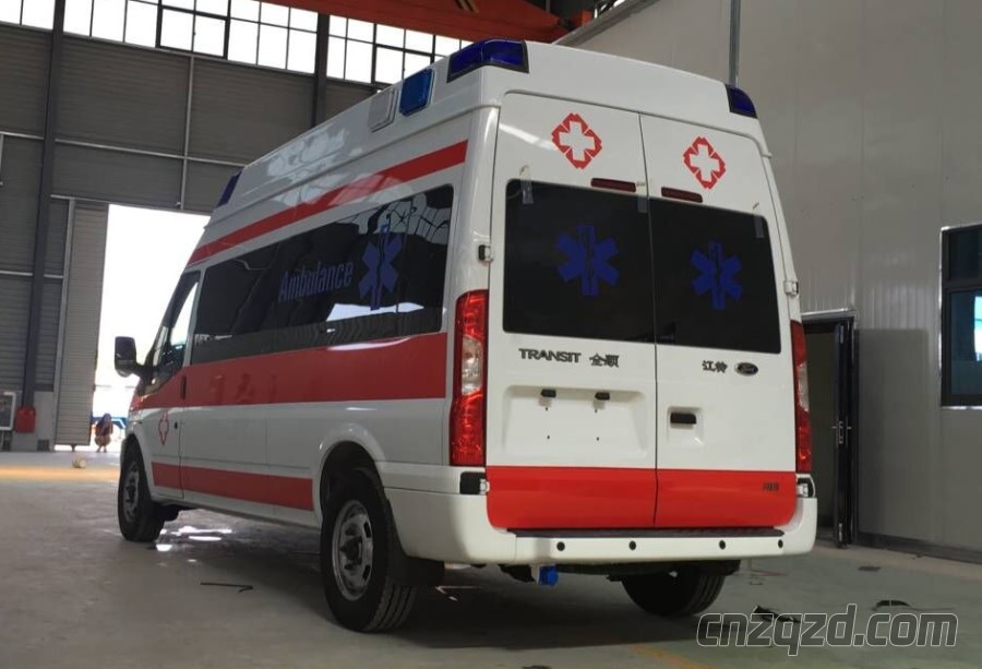 江铃福特新时代V348救护车 CLW5041XJHJ5型救护车
