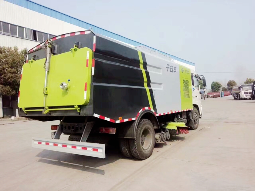 东风天锦吸尘车图片,CLW5180TXCD5型吸尘车图片