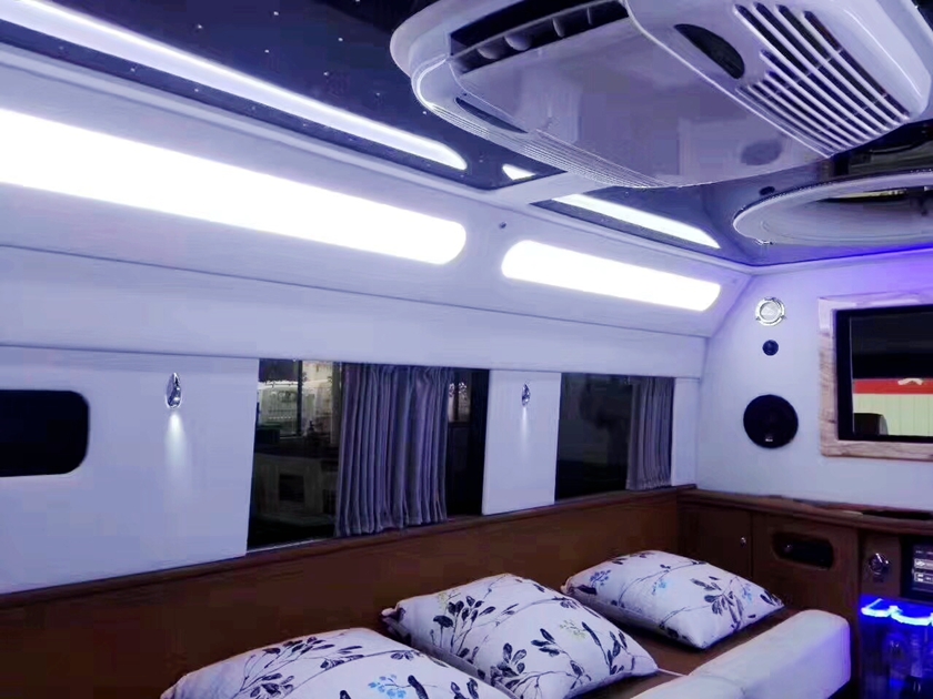 依维柯2046四驱越野房车图片,依维柯房车内饰图片,依维柯房车图片,四驱越野房车图片