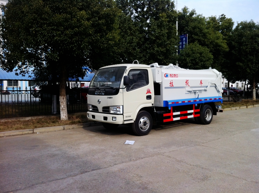 东风福瑞卡侧装挂桶式垃圾压缩车图片,东风福瑞卡侧装压缩车图片,东风福瑞卡侧装压缩垃圾车图片