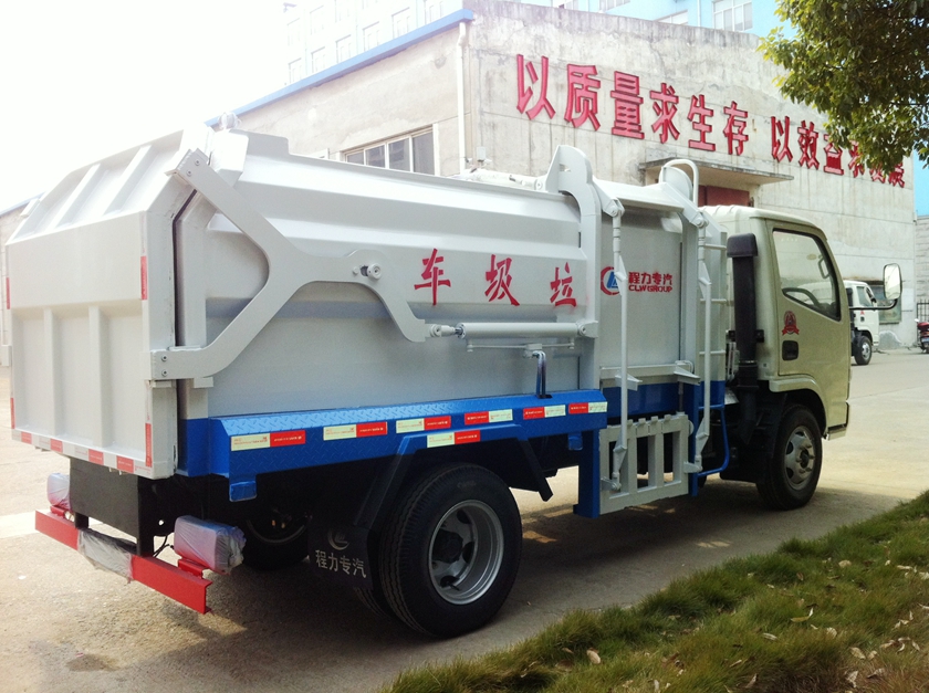 东风福瑞卡侧装挂桶式垃圾压缩车挂桶装置及后门结构