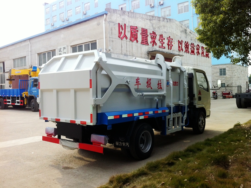 东风福瑞卡侧装挂桶式垃圾压缩车图片,东风福瑞卡侧装压缩车图片,东风福瑞卡侧装压缩垃圾车图片