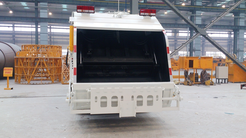 东风多利卡后装式压缩垃圾车照片,东风多利卡压缩垃圾车后部图片