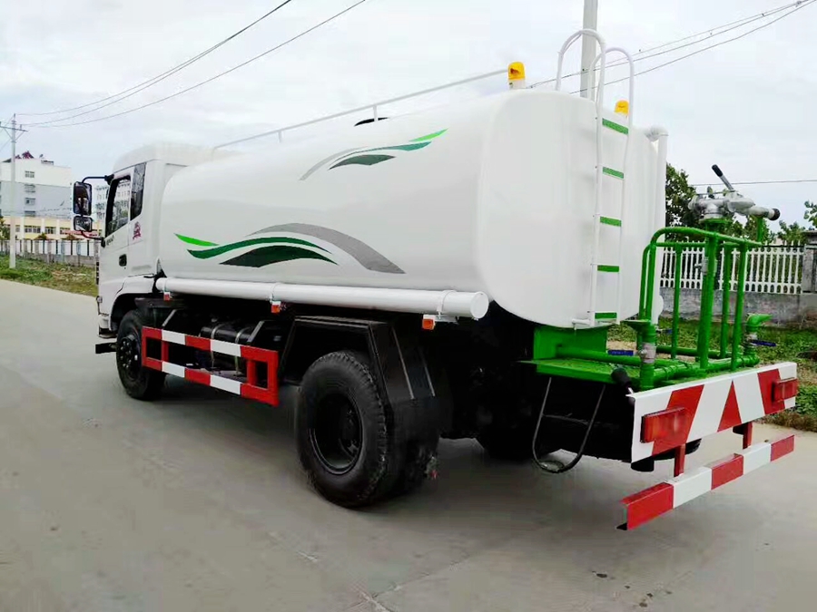 东风御虎洒水车图片,东风12吨洒水车图片