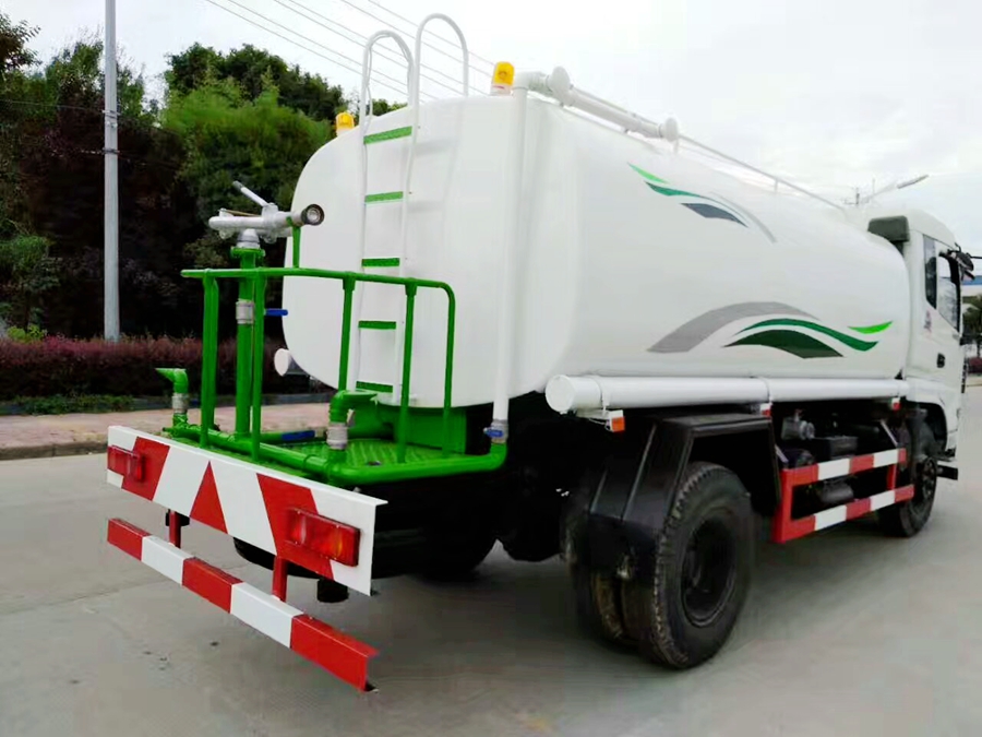 东风御虎洒水车图片,东风12吨洒水车图片