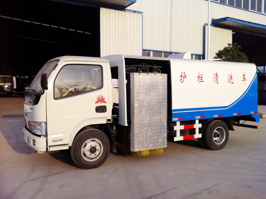 东风小多利卡护栏清洗车图片,小型城市护栏清洗车图片