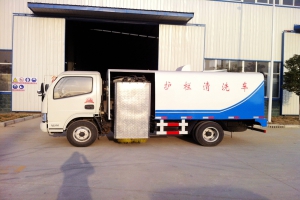 东风小多利卡护栏清洗车图片