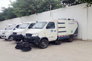 纯电动清扫车图片