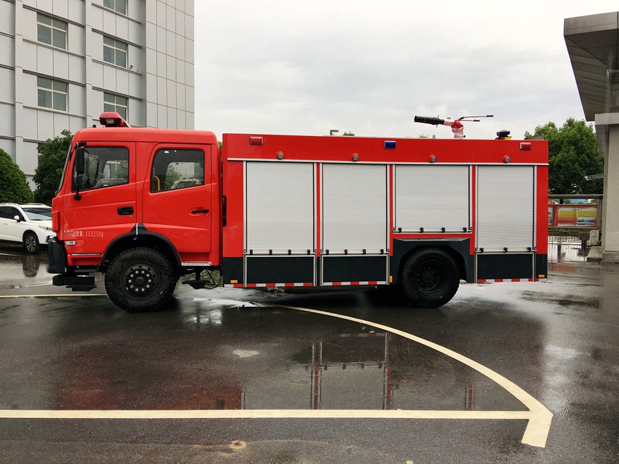 东风单桥泡沫式消防车图片
