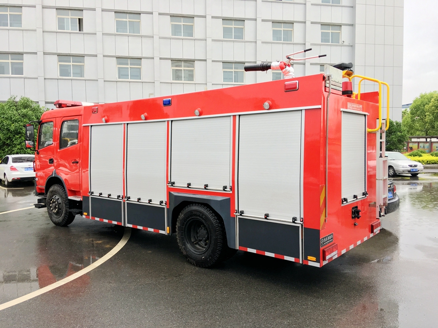 东风单桥泡沫式消防车图片