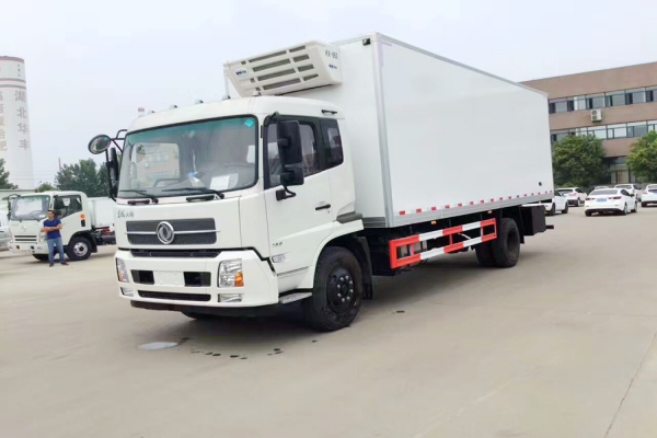 东风天锦冷藏运输车图片