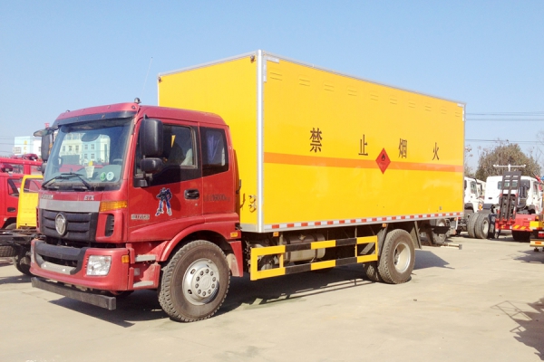 福田系列易燃物品运输车图片