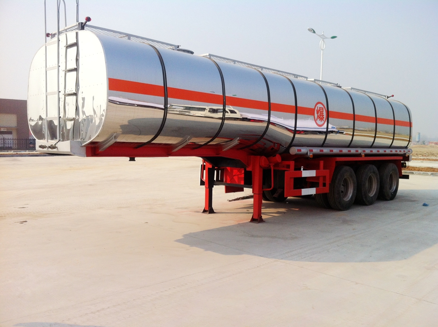 三轴运油半挂车图片,三桥油品半挂运输车图片