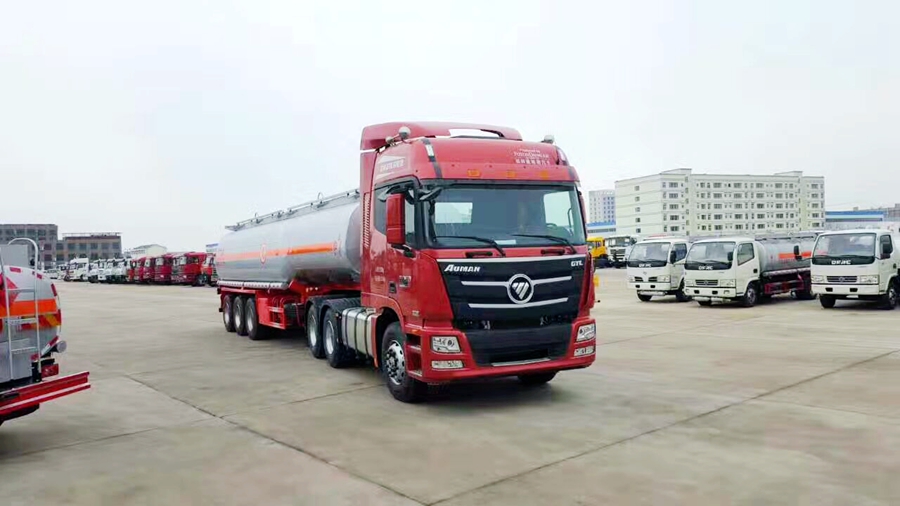 三轴运油半挂车图片,三桥油品半挂运输车图片