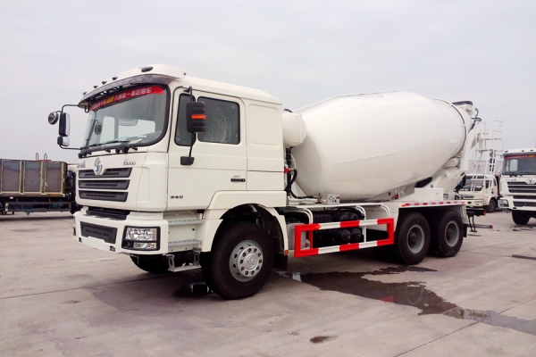 陕汽德龙后八轮水泥搅拌车图片
