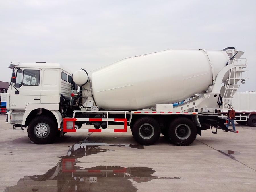 陕汽德龙后八轮水泥搅拌车图片,陕汽德龙F3000后双桥搅拌车图片