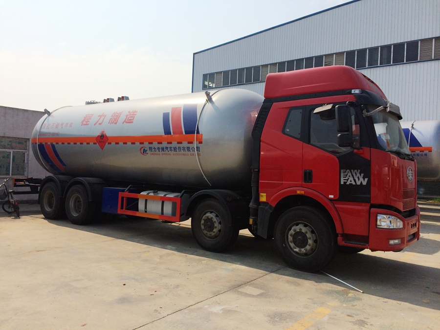 解放J6前四后八液化气体运输车图片,35.5立方液化气运输车图片