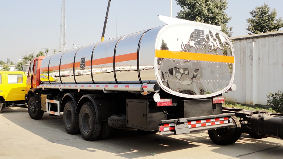 东风后八轮化工液体运输车图片