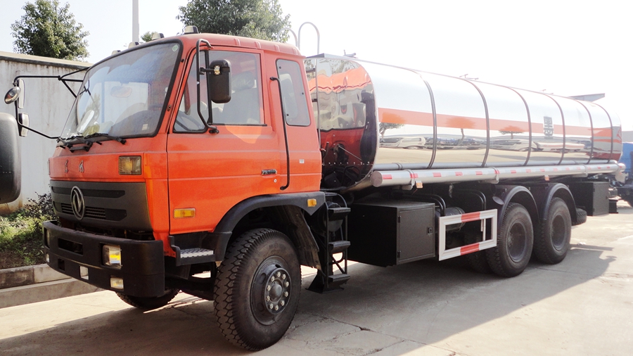 东风后八轮化工液体运输车图片