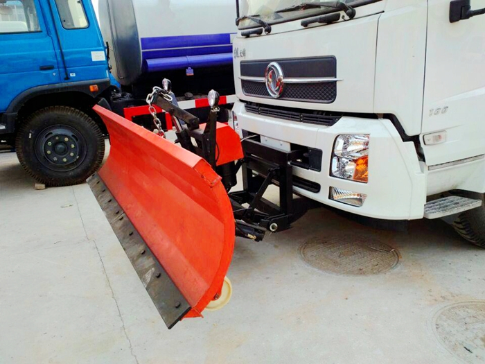 多功能除雪车图片,除雪洒水车图片,除雪扫路车图片