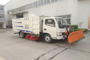 东风小霸王 多利卡环卫垃圾清扫车视频演示清扫效果