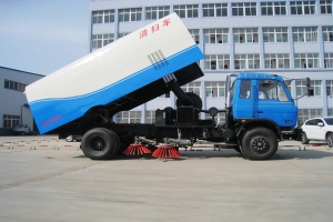 湖北程力汽车提示扫地车注意雾天出行工作安全