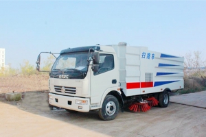 扫路车副发动机打不着火应从两方面入手