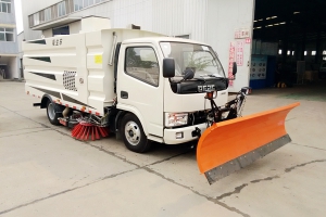 天津用户来湖北程力提走东风福瑞卡多功能推雪扫路车