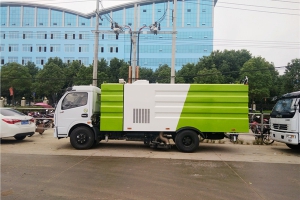 粉尘多的路面用什么样的清扫车较好