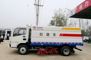 如何正确操作道路清扫车的流程