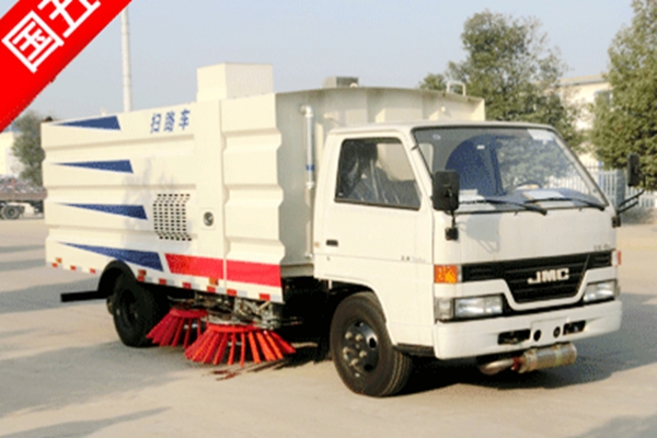 道路扫路车对驾驶员的要求有以下几点！
