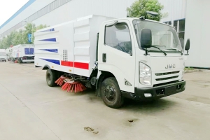 湖北程力专汽教你怎样买到一款便宜、适用、性价比高的环卫扫路车