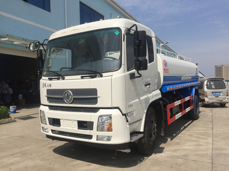 东风天锦12吨洒水车