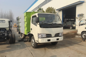 冬季扫路车要及时排水