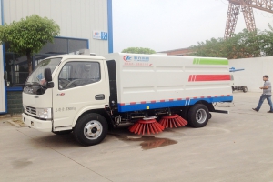 环卫扫路车的保养方法以及使用说明