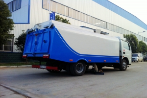 一款能清理死角灰尘的干式吸尘车全新上市