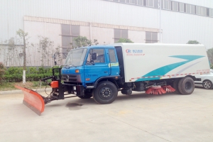整洁街道不再被垃圾阻碍，程力扫路车