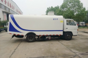 吸尘车带手持吸尘管和移动小吸盘