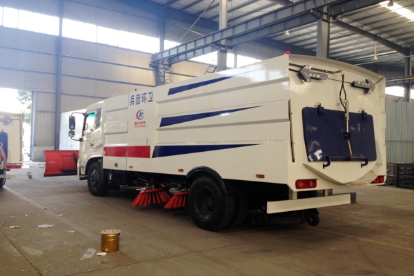 扫路车相对人工清扫的优势