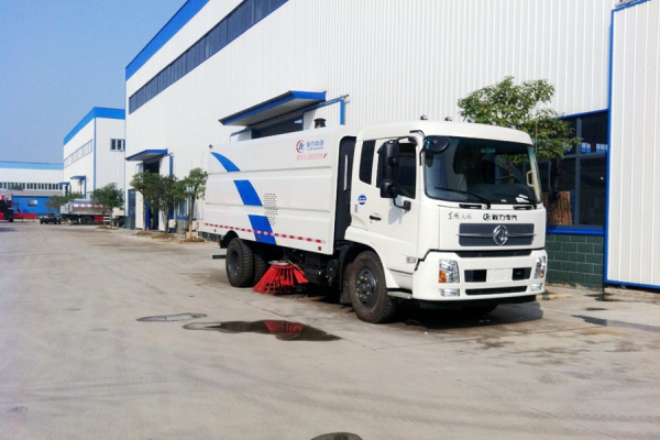 程力厂家教您如何根据路面状况选择合适的清扫车型！