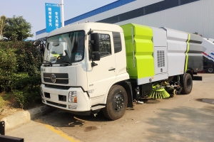 真空吸尘车“便宜无好货” 湖北程力专汽专业生产质量有保障