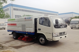 驾驶扫路车时刹车也是一门学问