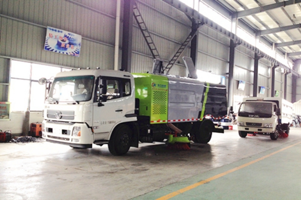 扫路车厂家提示：扫路车久停不用应注意的事项