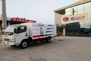 湖北程力告知您保养扫路车的一些误区