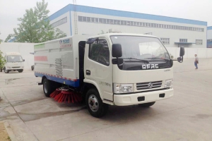 湖北程力扫路车厂家讲解等速油耗和实际油耗。