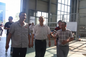 湖北省经济和信息化委员会副主任吴方 视察程力重工产业园并指导工作