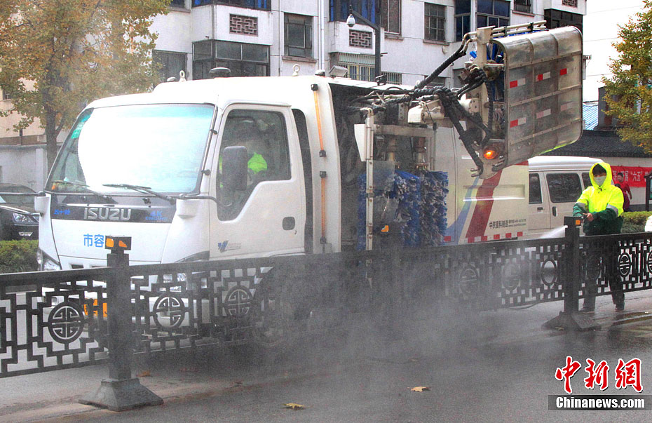 五十铃护栏清洗车