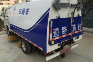 扫路车厂家讲述: 怎样提高扫路车工作效率