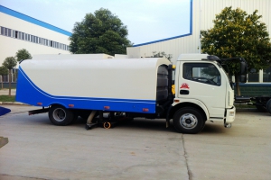 湖北程力东风多利卡吸尘车满足高速公路保洁的需求
